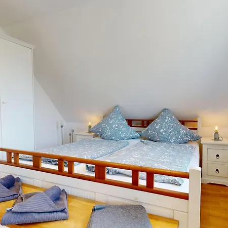 Tills Hüs Semesterbostad *