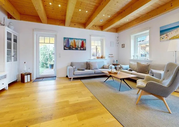 Semesterbostad Tills Hüs